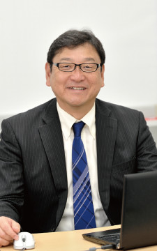 テルモ株式会社 財務部 部長代理 杉田 浩