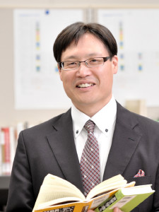 DCMホールディングス株式会社 総務・人事統括部 人事部マネージャー 山本 晃史