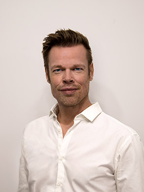 カール・マクフォール氏